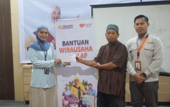 Mantapna Tawwa, Rumah Zakat dan Tigalapan Indonesia Serahkan Beasiswa