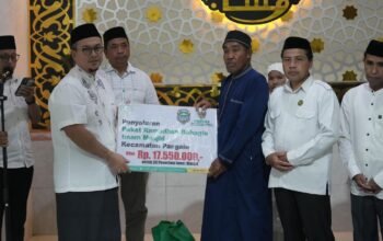 Sentuh Seluruh Kecamatan, Pemkab Mamuju Tengah Salurkan ki Bantuan Dana untuk 10 Masjid di Momen Ramadan