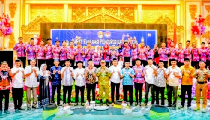 Bupati Wajo Andi Rosman Hadiri Evaluasi Pengurus PPDI dan Buka Puasa Bersama