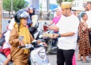 Sat Reskrim Polres Wajo Berbagi Takjil di Jalan, Dilanjutkan Buka Puasa Bersama Personel