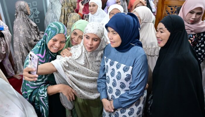 Wakil Wali Kota Makassar Tarawih Bersama Ki Warga di Masjid Nurul Jihad Toddoppuli