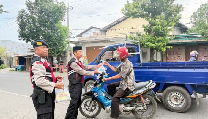 Sat Samapta Polres Bulukumba Gelar Bakti Religi dan Berbagi ki Takjil