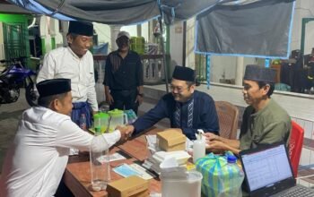 Dispoparekraf Sulbar Tunjukkan ki Solidaritas, Salurkan Bantuan bagi Korban Kebakaran di Kampung Tulu Polman