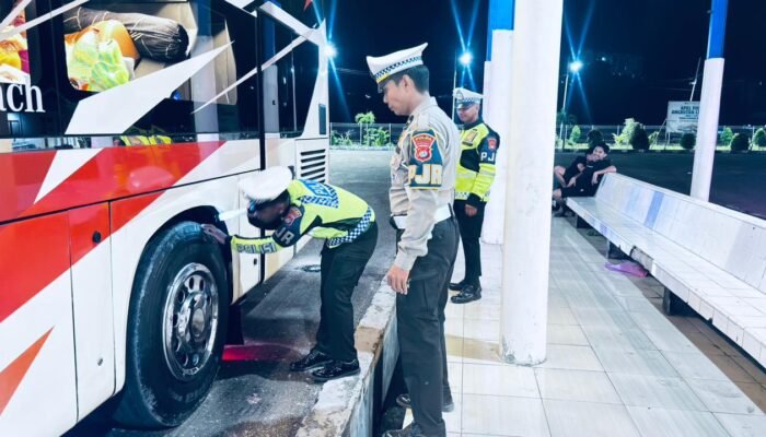 Perjalanan Mudik Aman, Ditlantas Polda Sulbar Pastikan Angkutan Bus Antar Kota Layak Beroperasi