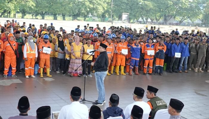 Tauwwa, Bentuk Penghargaan, Munafri-Aliyah Serahkan 7.100 Paket Lebaran untuk Satgas Kebersihan Makassar
