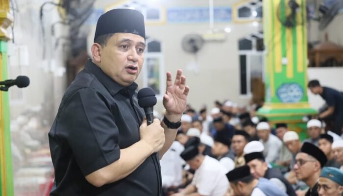 Tarawih Ramadan di Barrang Lompo, Wali Kota Munafri Perkuat Ki Silaturahmi dan Program Pro Rakyat
