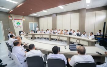 Gubernur Suhardi Duka Tekankan ki Kerja Keras dan Peningkatan PAD dalam Rapat OPD Sulbar