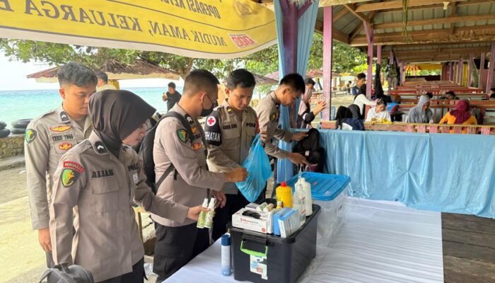 Kapolda Sulbar Arahkan ki Tim Dokpol Siaga, Antisipasi Bahaya Ubur-ubur dan Bulu Babi di Lokasi Wisata