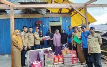 Dinsos Bulukumba Salurkan Bantuan Korban Angin Kencang di Balangpesoang
