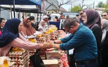 Ketua KSP Berkat Andi Makkasau Salurkan ki Bantuan Kepada 11 KK Korban Kebakaran di Bulukumba