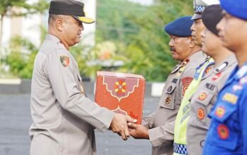 Bingkisan Lebaran Kapolda Sulbar: Apresiasi ki dan Sentuhan Kebahagiaan Bulan Ramadan