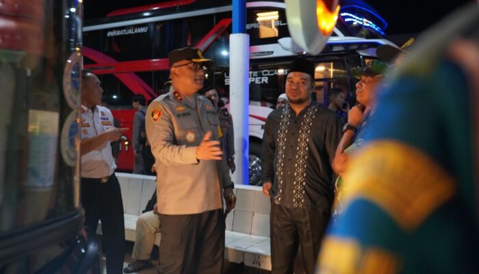 Kapolda Sulbar Bersama Forkopimda Pantau ki Arus Mudik dan Pos Pengamanan Idul Fitri 1447 H, Pastikan Pelayanan Maksimal