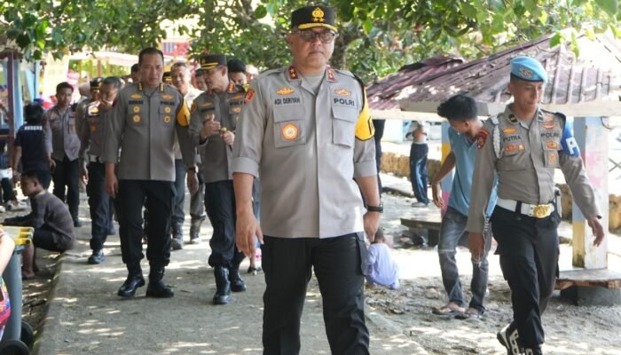 Kapolda Sulbar Pantau Langsung ki Pengamanan Wisata di Mamuju, Tekankan Pelayanan Terbaik Bagi Masyarakat