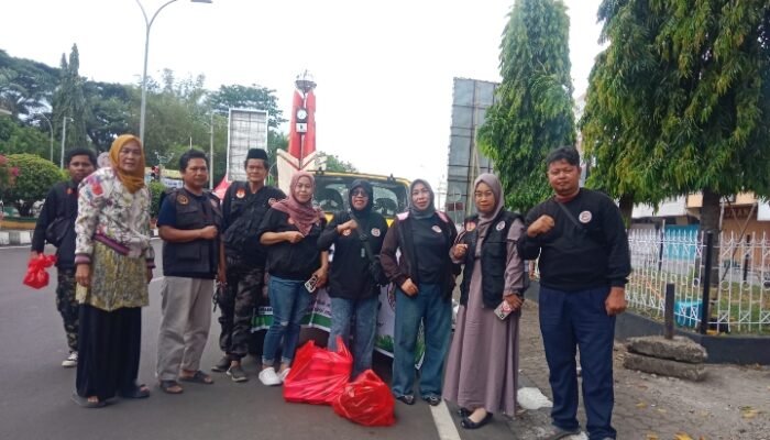 Berkah di Bulan Suci Ramadhan JPKP DPD Bone Bagi – Bagi Takjil