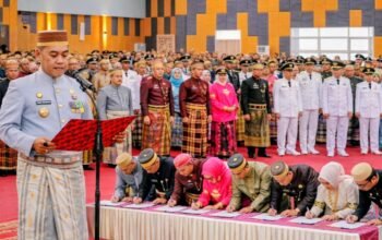 Pelantikan 364 Pejabat Bernuansa Adat, Bupati Wajo Tekankan Nilai Yassiwajori dalam Pelayanan Publik