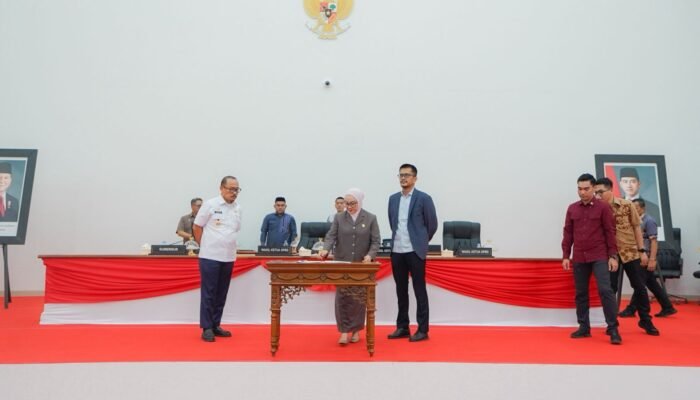 Paripurna DPRD Sulbar Usulkan ki Pemberhentian Wagub, Ini Pesan Gubernur Suhardi Duka