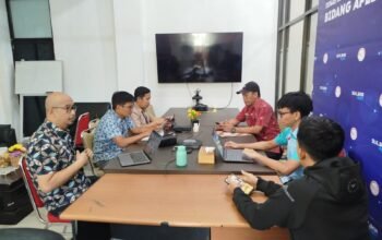 Tim SPBE Sekretariat DPRD Sulbar Perkuat ki Pengelolaan Website Lewat Koordinasi dengan DiskominfoSS