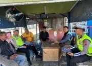 Sosialisasi Masif Keselamatan, Ditlantas Polda Sulbar Bagikan ki Leaflet dan Edukasi Pengguna Jalan