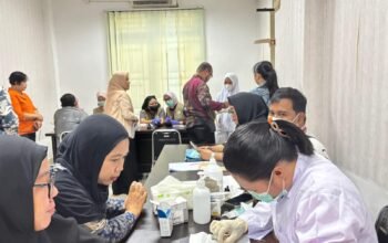 Cek Kesehatan Gratis, DKPPKB Sulbar Ajak ki Masyarakat Lebih Peduli