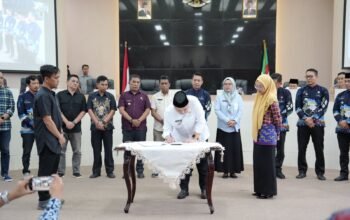 Camat Se-Makassar Teken Ki Komitmen Basmi Sampah, Terapkan Sanitary Landfill di TPA Antang