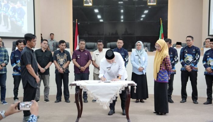 Camat Se-Makassar Teken Ki Komitmen Basmi Sampah, Terapkan Sanitary Landfill di TPA Antang