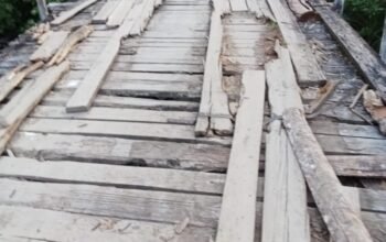 Tabe, Nyawa Bisa Jadi Taruhan, Akibat Jembatan Yang Sudah Rusak Namun Tetap Dilewati