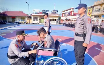 Moment Haru Warnai ki Pelepasan Tugas Personel Polres Sidrap