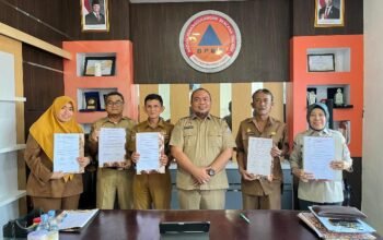 Tingkatkan Akuntabilitas Organisasi, Kalaksa BPBD Sulbar Teken ki Perjanjian Kinerja dengan Bidang dan Sekretariat