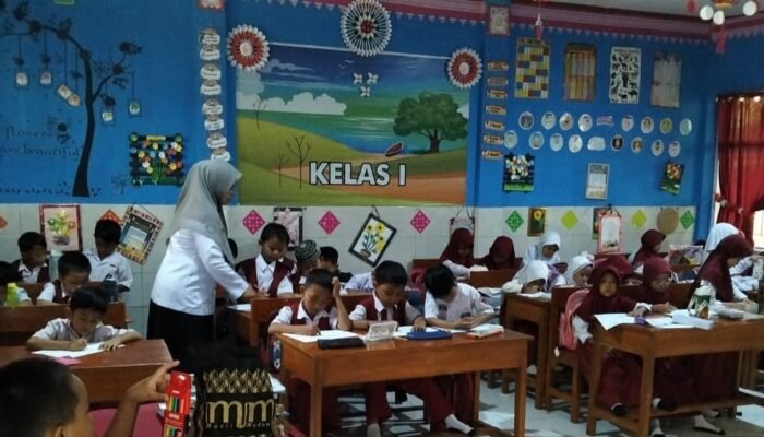 Rayakan Ki Hari Bumi, SD Negeri Parinring Makassar Lakukan Edukasi Kreatif 
