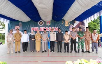 Gubernur Suhardi Duka Lepas 393 Jemaah Haji Mamuju, Tekankan ki Ibadah Haji Bukan Sekedar Mampu