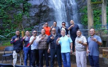 Promosikan ki Potensi Alam, Kapolda Sulbar Bareng PJU Jelajahi Keindahan Air Terjun Tamasapi