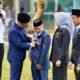 Hardiknas 2026 di Sulbar, Gubernur Suhardi Duka Anugerahkan ki Satyalancana untuk ASN Berdedikasi