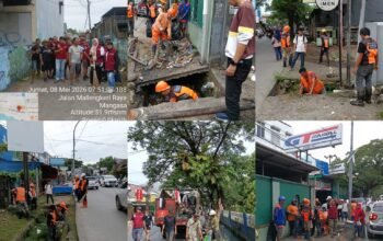 Tauwwa RT RW Kelurahan Mangasa Laksanakan Jum’at Bersih di Ruas Mallengkeri raya 