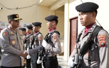 Kunjungan Kerja ke Polresta Mamuju, Kapolda Sulbar Disambut ki Kapolresta dan Jajar Kehormatan