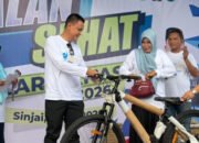Jalan Sehat Hardiknas 2026 Sinjai Meriah, Kajari Budiman Serahkan Doorprize Sepeda