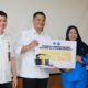 Tawwa, upati Bantaeng Serahkan Dua Paket Umroh Gratis ke Pegawai RSUD Prof. Anwar Makkatutu