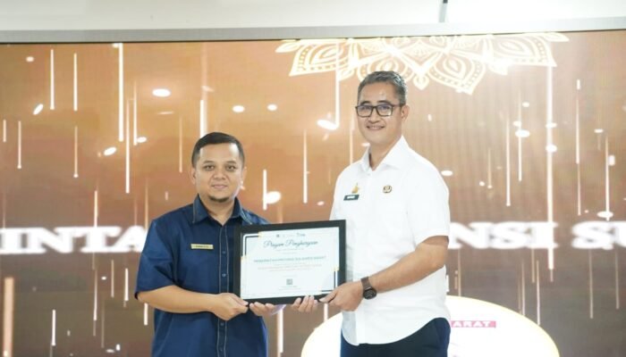 Kinerja Unggul, BPKAD Antar Pemprov Sulbar Raih ki Penghargaan DAK Fisik Terbaik Tingkat KPPN