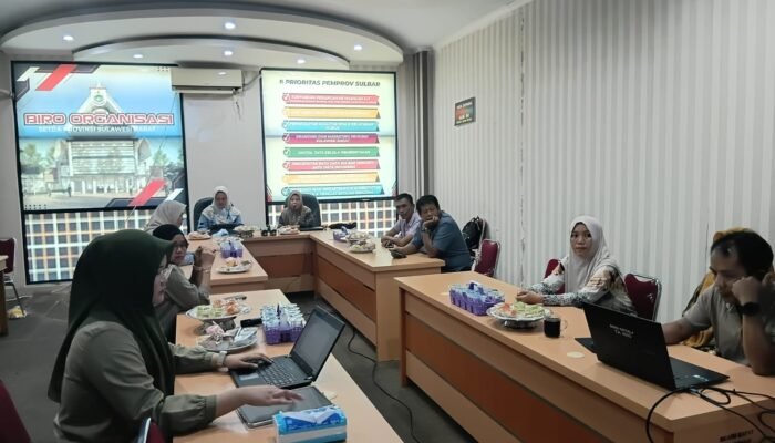 Biro Organisasi Setda Sulbar Fasilitasi ki Pembahasan Draft SOTK Perangkat Daerah Mamuju Tengah
