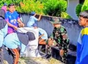 Koramil 1406-03/Maniangpajo Bersama Warga dan Pelajar Gelar Karya Bhakti Bersihkan Drainase