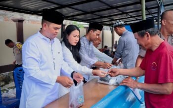 Serahkan Daging Qurban, Fantry: Wujud Peduli Terhadap Sesama