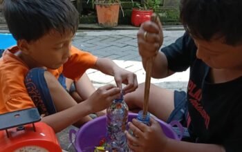 Tauwwa, Anak SD di Makassar Ajak Warga Pilah Sampah, Promosikan Ecobrick 