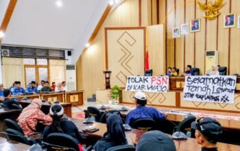 Ratusan Massa Menolak Pemindahan Pasar Wiringpalannae, DPRD Wajo Janji Kawal Aspirasi