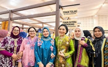 Tenun Sutera Sengkang Bersinar di Ajang Persit Bisa Vol II 2026, Produk UMKM Persit Wajo Laris Manis