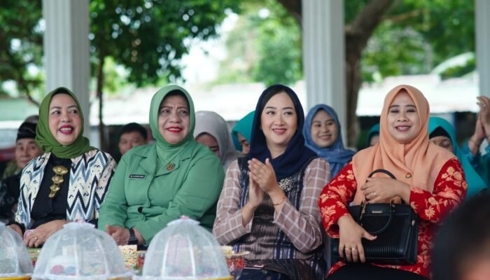 Tauwwa, Ketua TP. PKK Bantaeng Hadiri Puncak Peringatan Hari Lansia Nasional Tingkat Kabupaten Bantaeng 