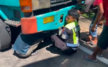 Aksi Sigap PJR Polda Sulbar: Amankan ki Mobil Mogok di Tanjakan Ampallas dan Seberangkan Anak Sekolah