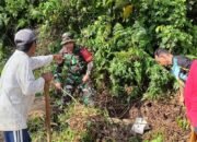 Babinsa Koramil 1406-10/Pitumpanua dan Warga Gotong Royong Bersihkan Saluran Air di Desa Bulu Siwa