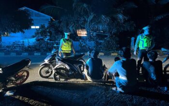 Patroli Blue Light, Ditlantas Polda Sulbar Terus Menyapa dan Berikan ki Rasa Aman Saat Malam Hari