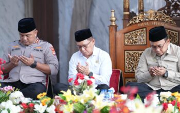 Hadiri Dzikir Bersama Polda Sulbar, Junda Maulana Tekankan ki Pentingnya Evaluasi dan Perbaikan Diri