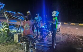 Semboyan Patroli Malam Ditlantas Polda Sulbar: Hadir ki Melayani dan Membantu Masyarakat