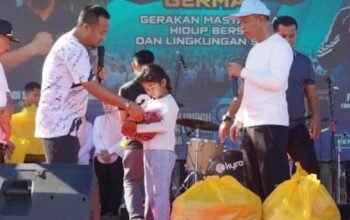 Jalan Santai Anti Mager Berbuah Berkah, Puluhan Siswa SD dan Anak Yatim Terima Bantuan